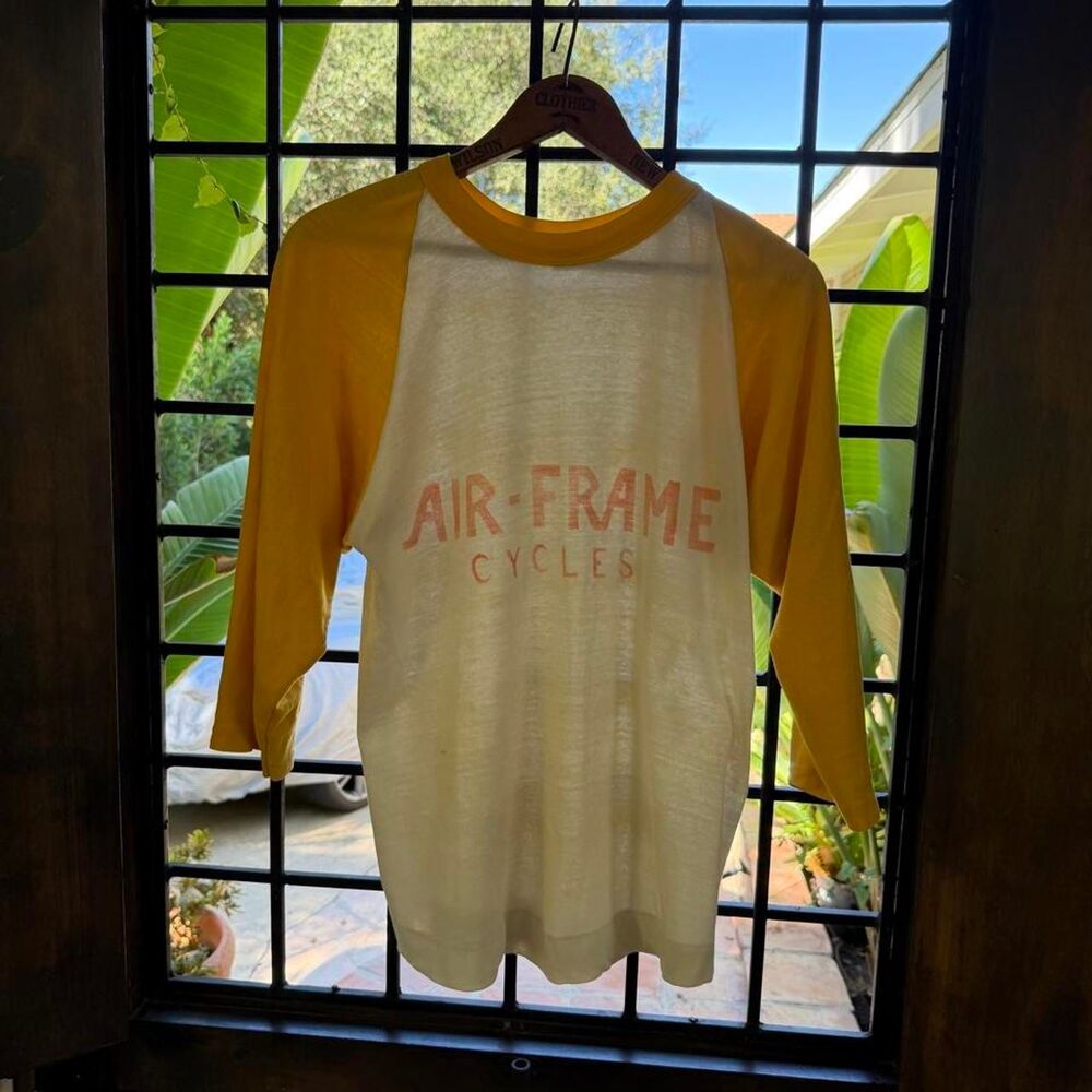 American-vintage Men's Yellow and Cream T-shirt